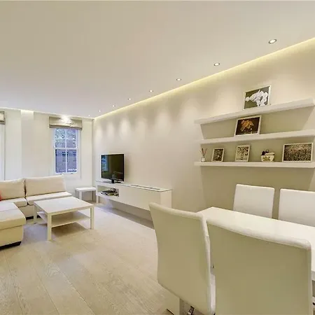 Heart Of Knightsbridge - Stunning Air Conditioned Apartment - 1 Minute Walk From Harrods